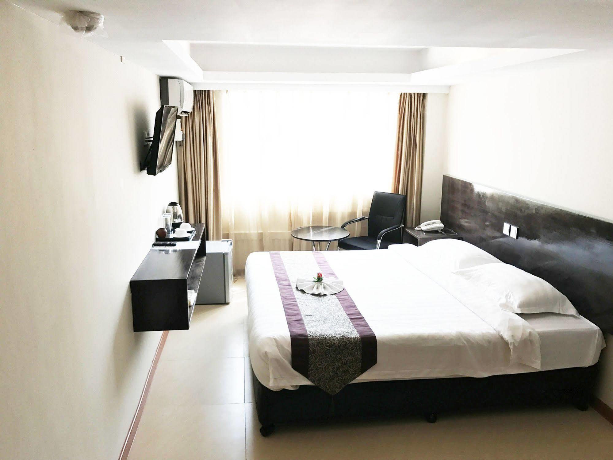 51 3* Yangon