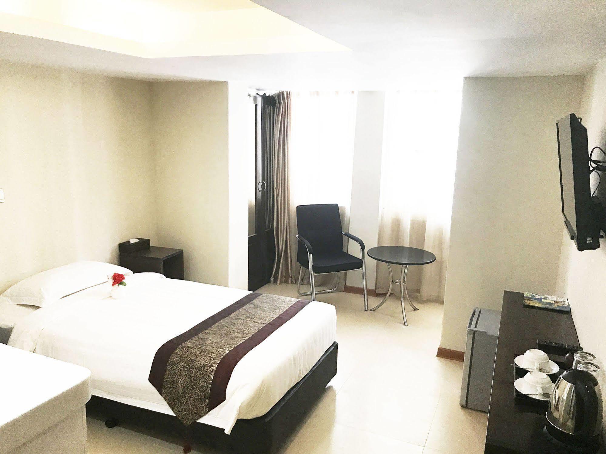 51 Hotel
